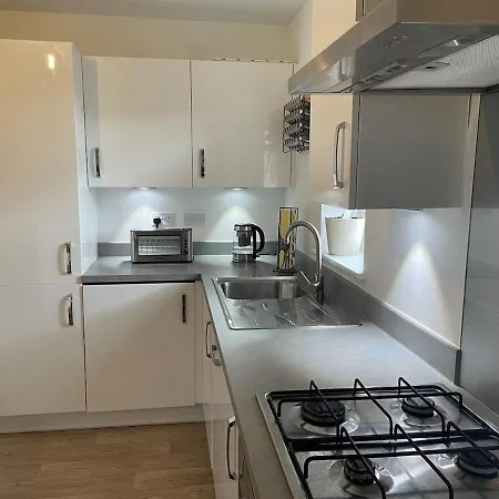 Modern Furnished One Bed *