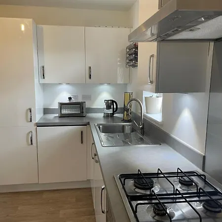 Modern Furnished One Bed * בריסטול